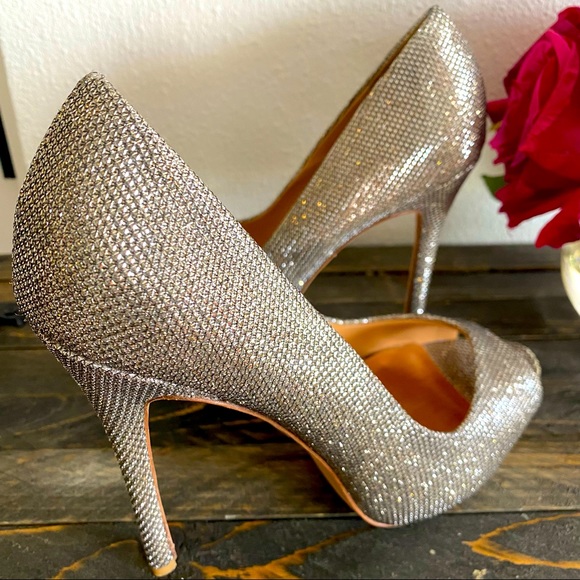 Badgley Mischka iridescent glitter/shiny metallic heels (size 6).🌹 - Picture 9 of 16